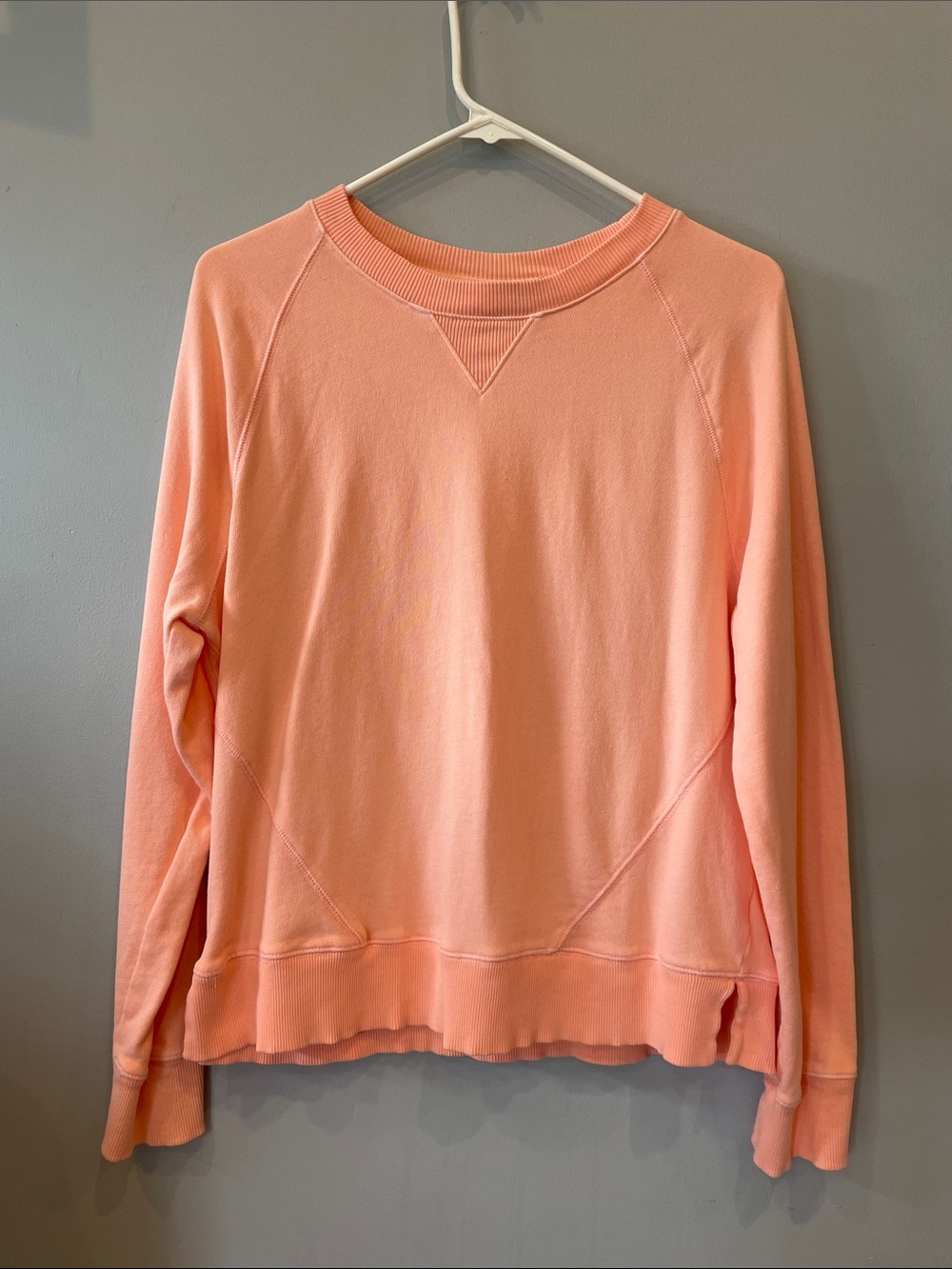 Women's Crewneck Sweatshirt - Peach Pink small